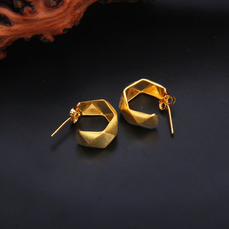 Statement Earrings Gold Hoops with Geometric Design for Stylish Looks